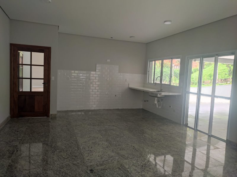 Linda casa térrea no Res. Villa Velha - Santana de Parnaíba - 