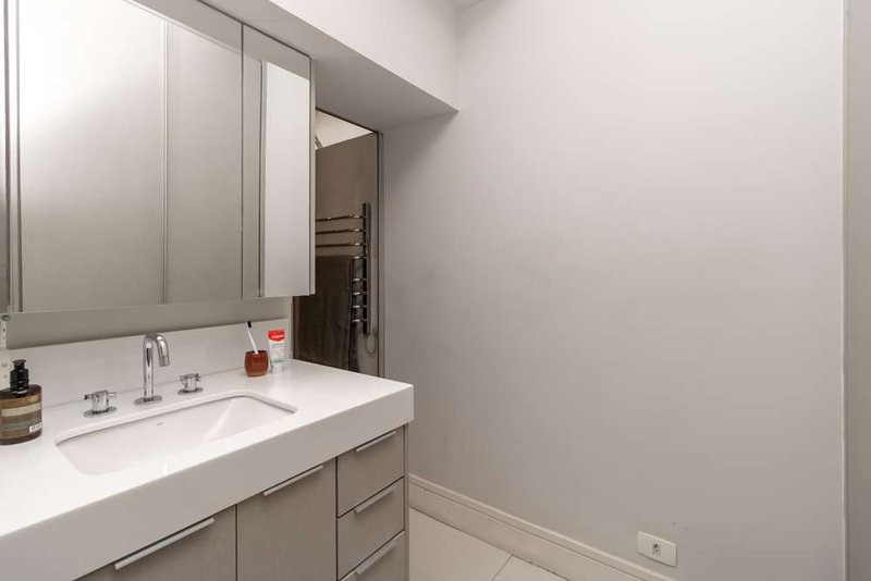 Apartamento a venda - Itaim Bibi -1 suíte 135m² Urimonduba São Paulo - 