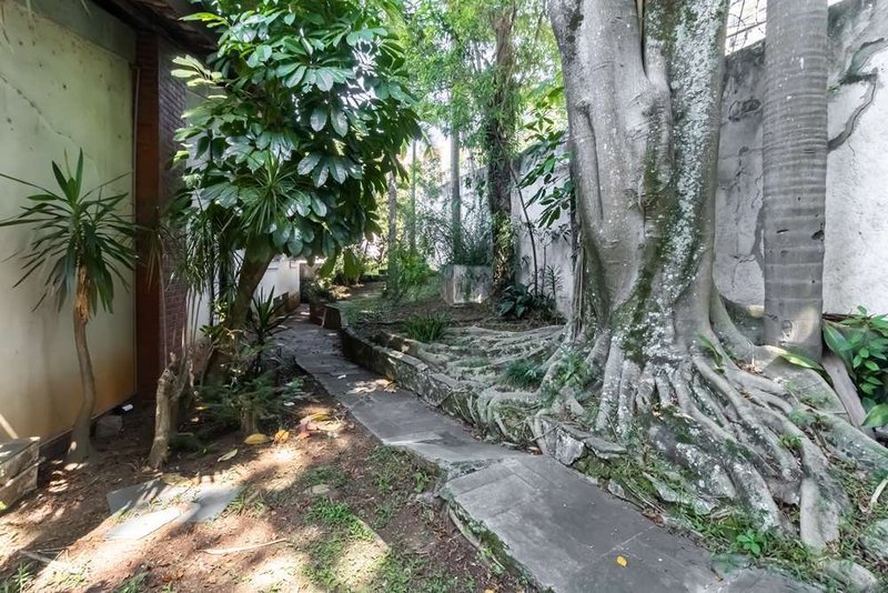 Casa a venda - Cidade Jardim - 4 dormitórios 373m² Amarilis São Paulo - 