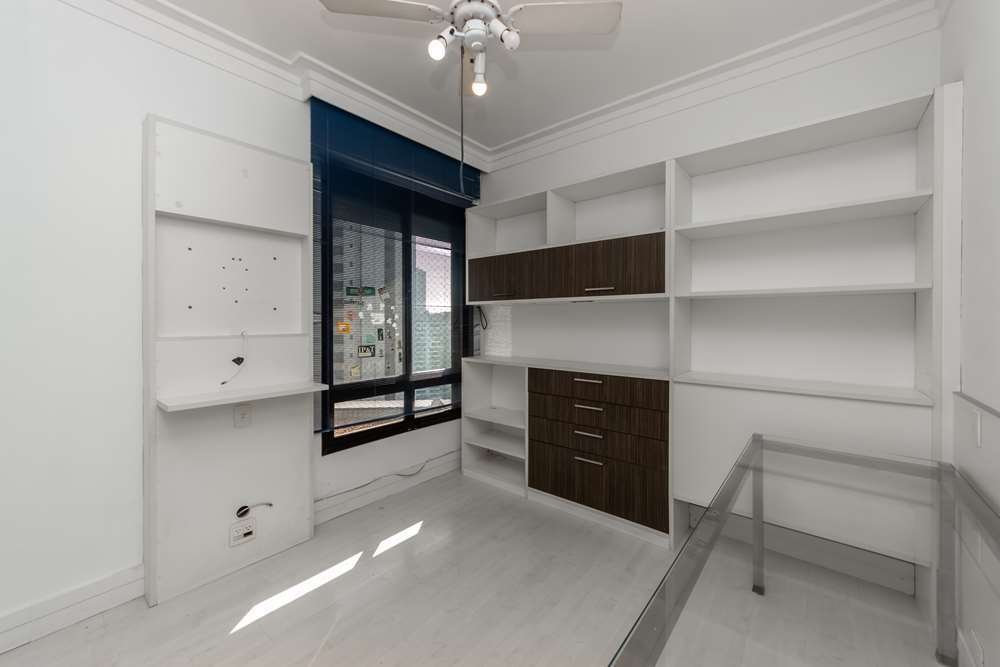 Apartamento à venda com 4 quartos, 190m² - Foto 12