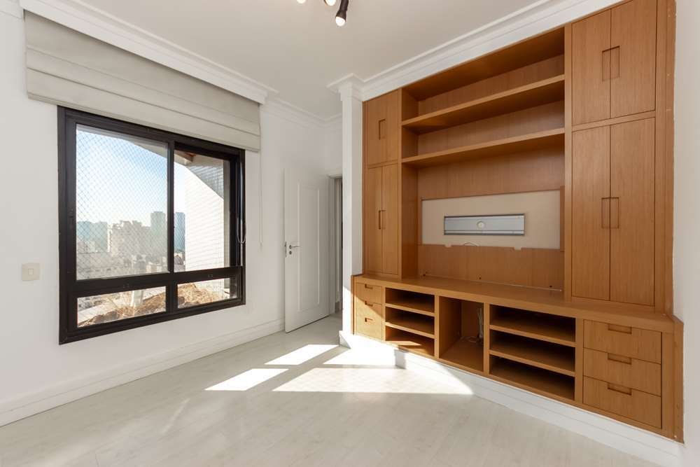 Apartamento à venda com 4 quartos, 190m² - Foto 14