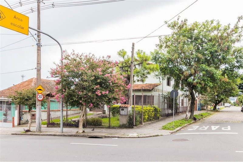 Casa com 313m² na Av Otto Niemeyer Otto Niemeyer Porto Alegre - 