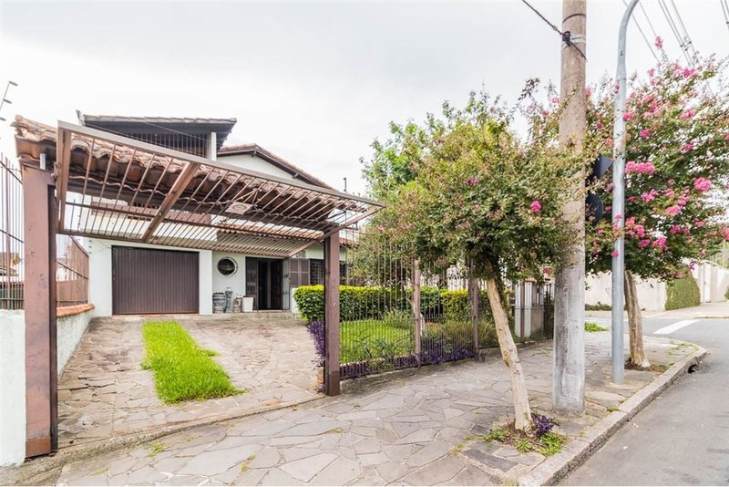 Casa com 313m² na Av Otto Niemeyer Otto Niemeyer Porto Alegre - 