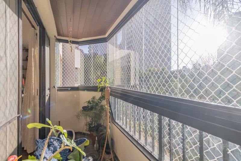 Apartamento a venda - Moema -1 suíte 129m² Araguari São Paulo - 