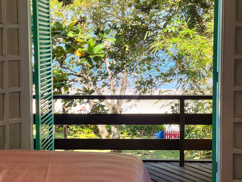 Casa Grandiosa Pé na Areia na Praia de Juquehy com Amplo Jardim - LOCAÇÃO MENSAL - São Sebastião - 
