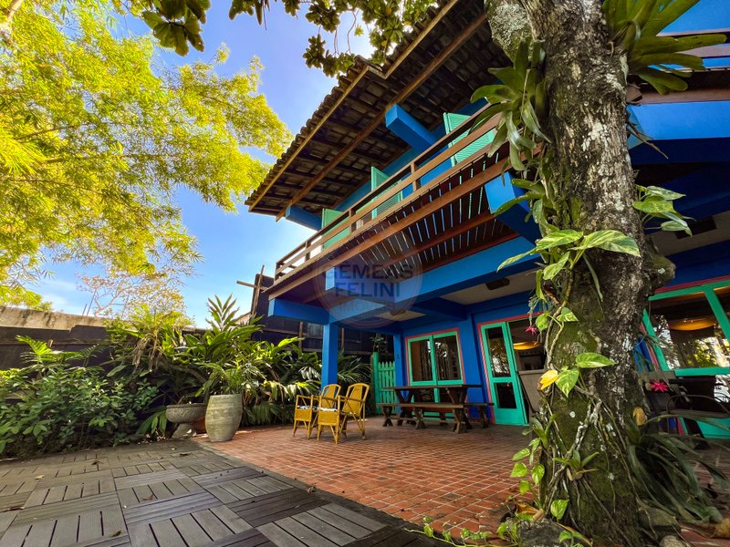 Casa Grandiosa Pé na Areia na Praia de Juquehy com Amplo Jardim - LOCAÇÃO MENSAL - São Sebastião - 