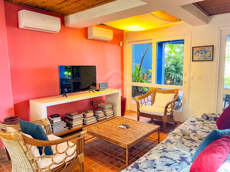 Casa Grandiosa Pé na Areia na Praia de Juquehy com Amplo Jardim - LOCAÇÃO MENSAL - São Sebastião - 