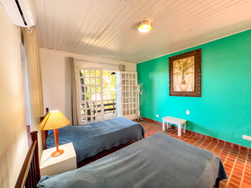 Casa Grandiosa Pé na Areia na Praia de Juquehy com Amplo Jardim - LOCAÇÃO MENSAL - São Sebastião - 