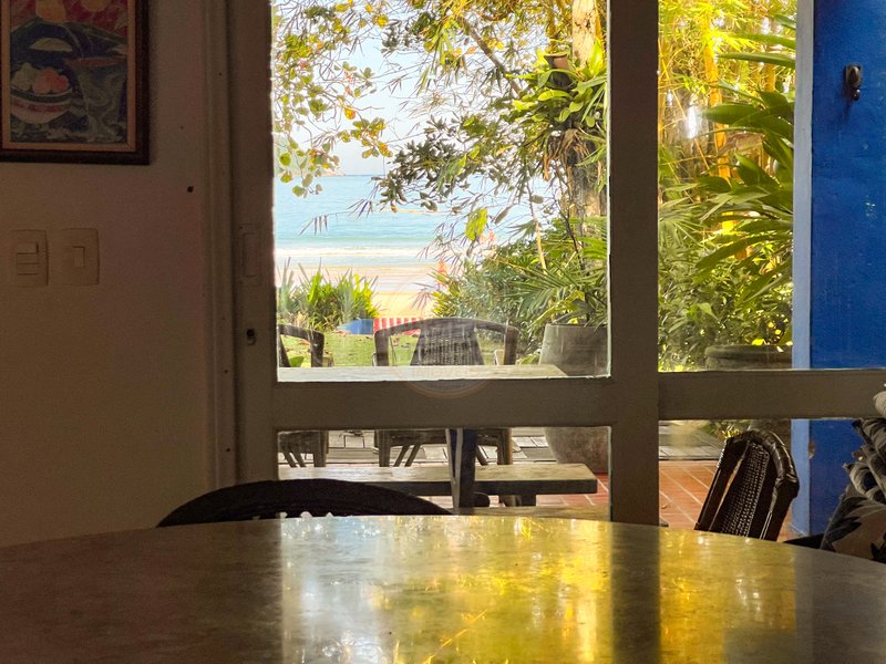 Casa Grandiosa Pé na Areia na Praia de Juquehy com Amplo Jardim - LOCAÇÃO MENSAL - São Sebastião - 