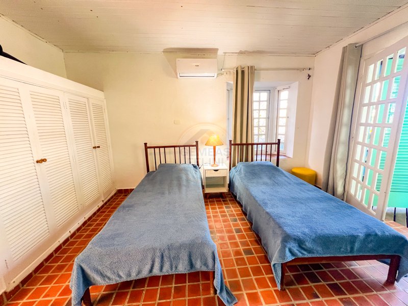 Casa Grandiosa Pé na Areia na Praia de Juquehy com Amplo Jardim - LOCAÇÃO MENSAL - São Sebastião - 