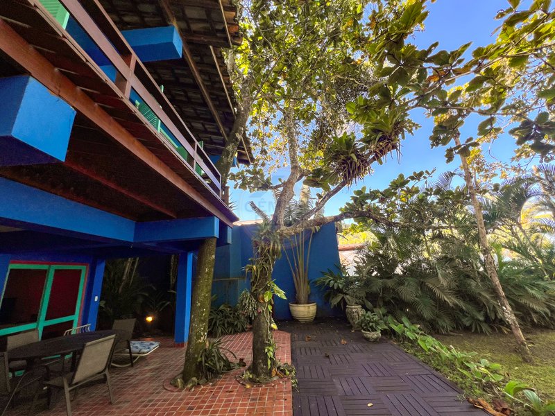 Casa Grandiosa Pé na Areia na Praia de Juquehy com Amplo Jardim - LOCAÇÃO MENSAL - São Sebastião - 