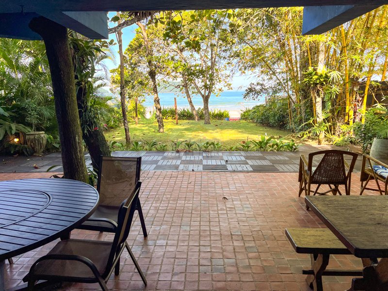 Casa Grandiosa Pé na Areia na Praia de Juquehy com Amplo Jardim - LOCAÇÃO MENSAL - São Sebastião - 
