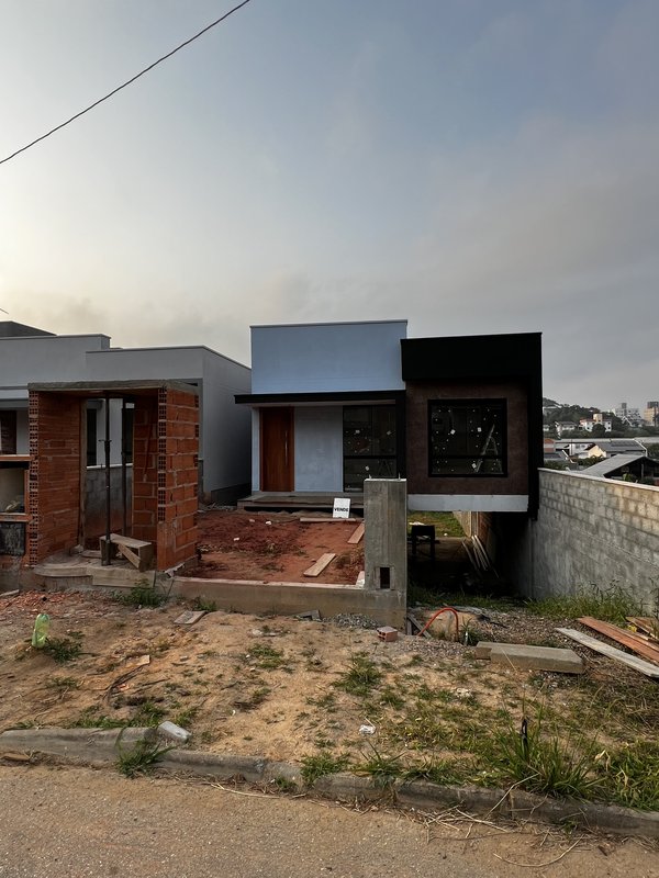 Casa em Timbó, 2 quartos sendo uma suíte, bairro das Nações - Timbó - 