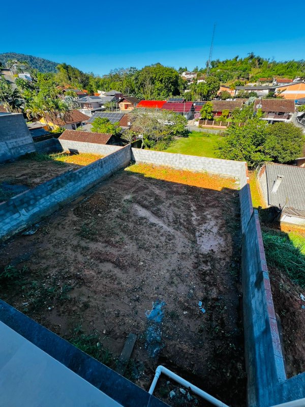 Casa em Timbó, 2 quartos sendo uma suíte, bairro das Nações - Timbó - 