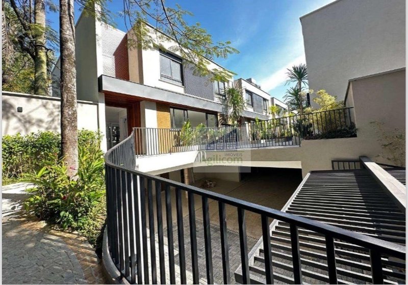 CASA DE CONDOMÍNIO À VENDA EM ALTO DA BOA VISTA COM 4 DORMTÓRIOS E 4 VAGAS Rua Comendador Elias Zarzur São Paulo - 