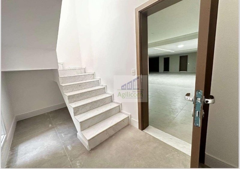 CASA DE CONDOMÍNIO À VENDA EM ALTO DA BOA VISTA COM 4 DORMTÓRIOS E 4 VAGAS Rua Comendador Elias Zarzur São Paulo - 