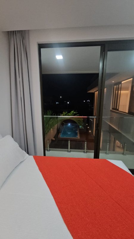 Casa com 8 suítes no condomínio Paraíso em Guarajuba Rodovia BA-099 Camaçari - 