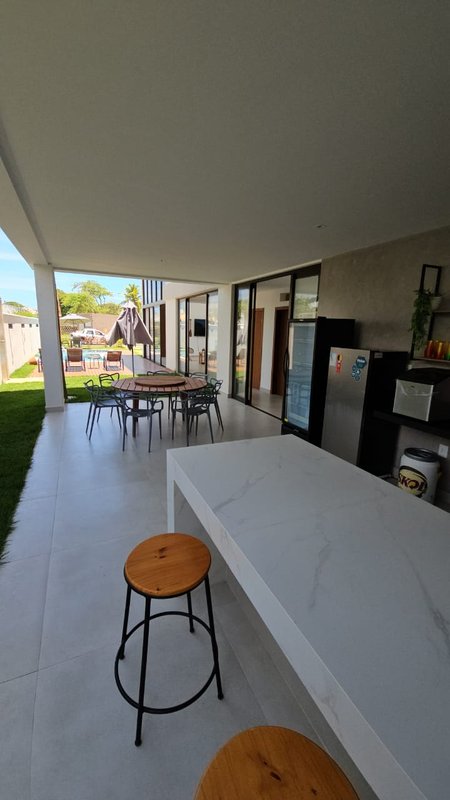 Casa com 8 suítes no condomínio Paraíso em Guarajuba Rodovia BA-099 Camaçari - 