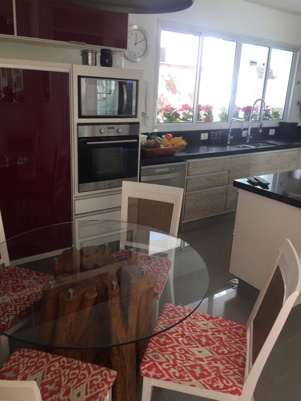 Ampla residência no Residencial Morada dos Lagos - Barueri - 
