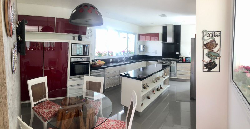 Ampla residência no Residencial Morada dos Lagos - Barueri - 