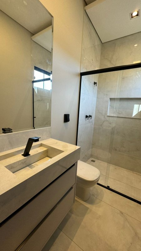 "Alphaville IV: Casa Nova em Condomínio Fechado com Lago Ornamental e Área Gourmet!" Rua Pita Campo Grande - 