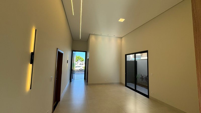 "Alphaville IV: Casa Nova em Condomínio Fechado com Lago Ornamental e Área Gourmet!" Rua Pita Campo Grande - 
