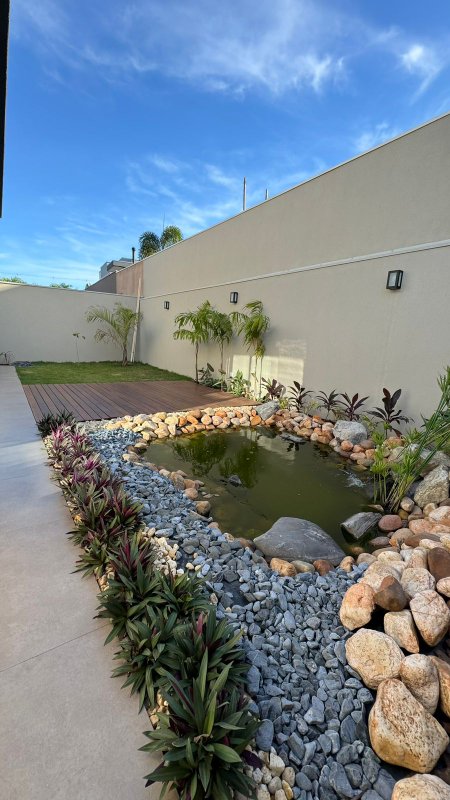 "Alphaville IV: Casa Nova em Condomínio Fechado com Lago Ornamental e Área Gourmet!" Rua Pita Campo Grande - 