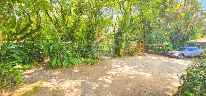* OPORTUNIDADE* Casa em condomínio na Av. principal da Praia de Juquehy - À VENDA Avenida Mãe Bernarda São Sebastião - 