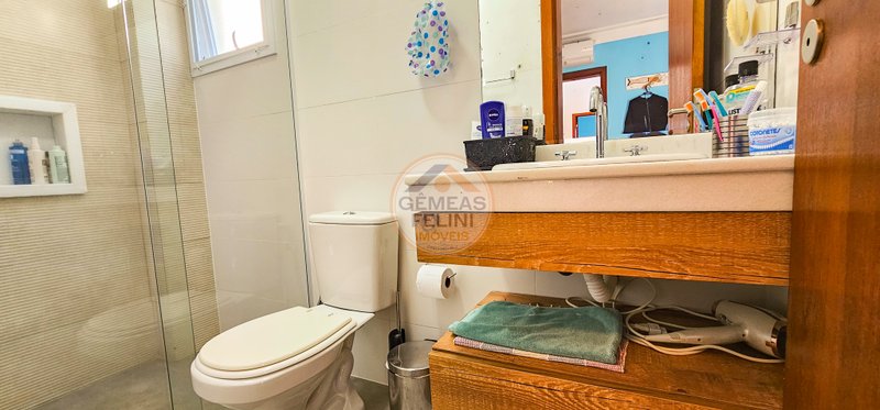 * OPORTUNIDADE* Casa em condomínio na Av. principal da Praia de Juquehy - À VENDA Avenida Mãe Bernarda São Sebastião - 