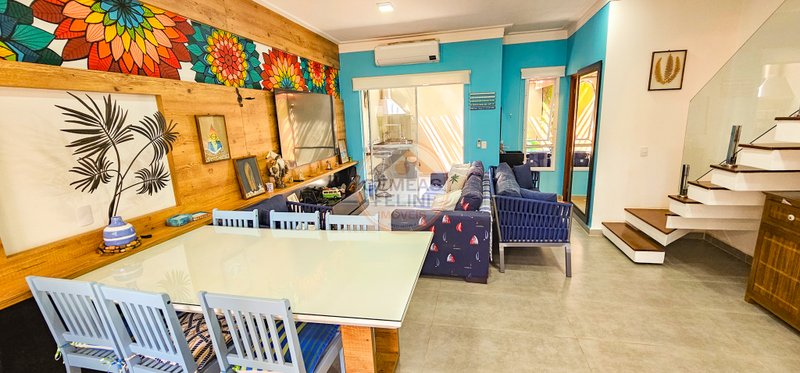 * OPORTUNIDADE* Casa em condomínio na Av. principal da Praia de Juquehy - À VENDA Avenida Mãe Bernarda São Sebastião - 