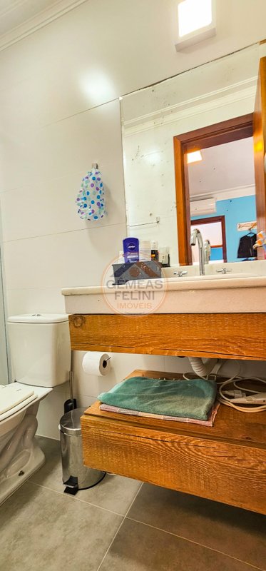 * OPORTUNIDADE* Casa em condomínio na Av. principal da Praia de Juquehy - À VENDA Avenida Mãe Bernarda São Sebastião - 
