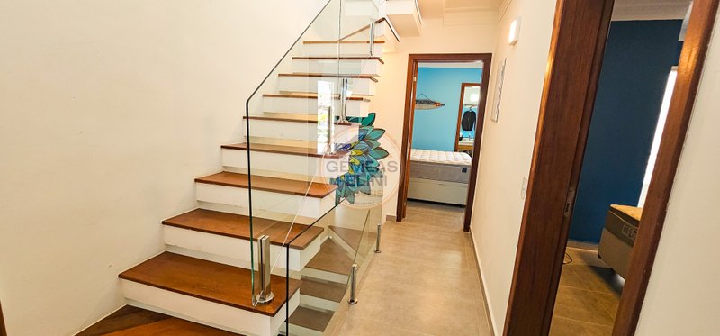 * OPORTUNIDADE* Casa em condomínio na Av. principal da Praia de Juquehy - À VENDA Avenida Mãe Bernarda São Sebastião - 