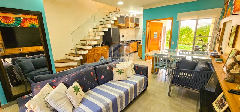 * OPORTUNIDADE* Casa em condomínio na Av. principal da Praia de Juquehy - À VENDA Avenida Mãe Bernarda São Sebastião - 