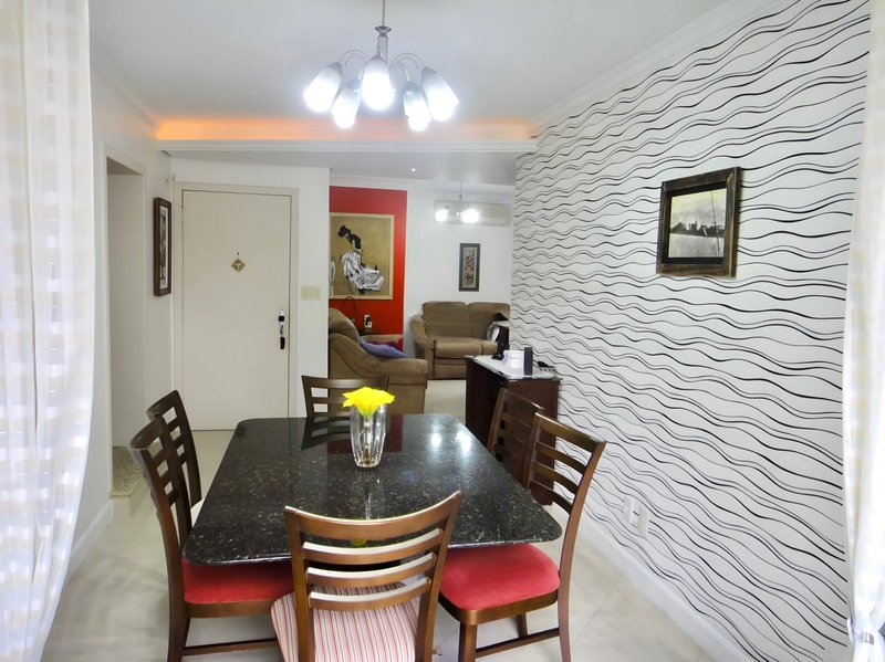 R$ 490.000 - PORTEIRA FECHADA - ÓTIMO APARTAMENTO - 106M2 - 2 DORM - 2 VAGAS - DEPÓSITO Travessa Dezenove de Novembro Porto Alegre - 