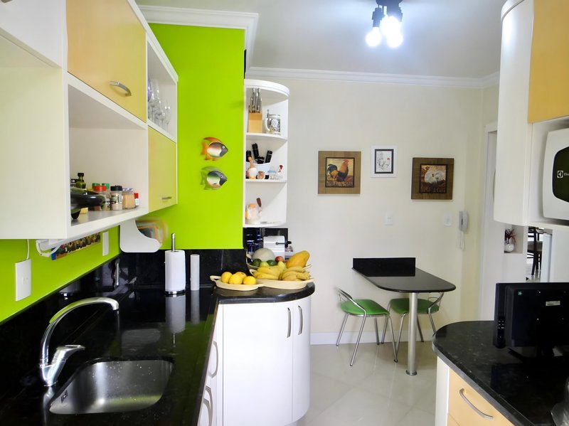 R$ 490.000 - PORTEIRA FECHADA - ÓTIMO APARTAMENTO - 106M2 - 2 DORM - 2 VAGAS - DEPÓSITO Travessa Dezenove de Novembro Porto Alegre - 