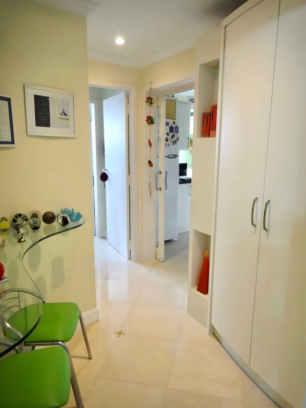 R$ 490.000 - PORTEIRA FECHADA - ÓTIMO APARTAMENTO - 106M2 - 2 DORM - 2 VAGAS - DEPÓSITO Travessa Dezenove de Novembro Porto Alegre - 