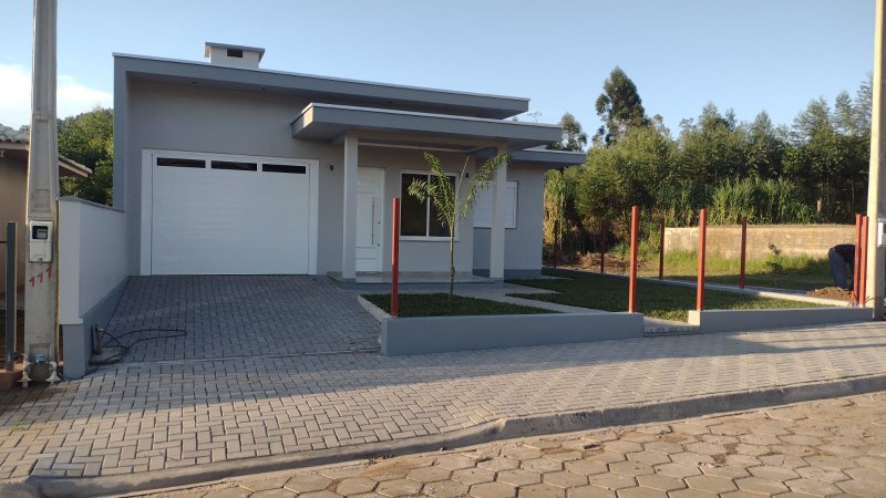 ✔️ Belíssimas casas em Presidente Lucena - Presidente Lucena - 