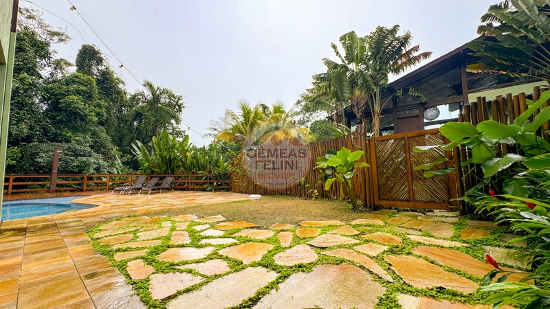 Casa em condomínio na Praia de Juquehy - VENDA E LOCAÇÃO Rua Iracema São Sebastião - 