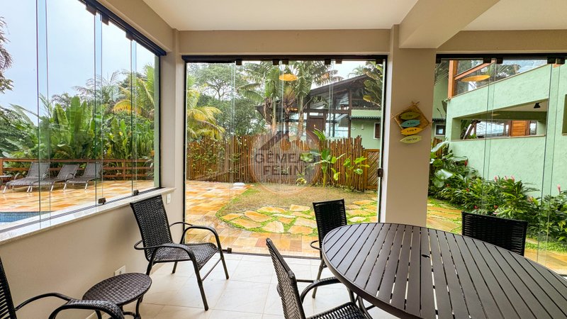 Casa em condomínio na Praia de Juquehy - VENDA E LOCAÇÃO Rua Iracema São Sebastião - 