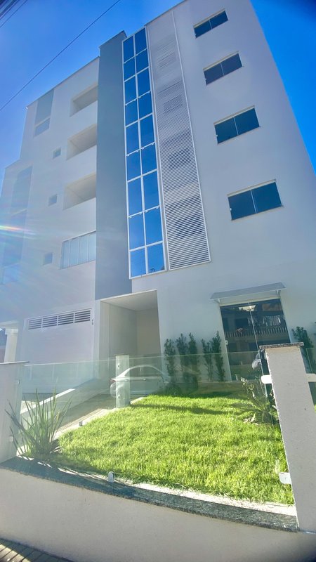 APARTAMENTO COM 2 DORMITÓRIOS NA AZAMBUJA - Brusque - 