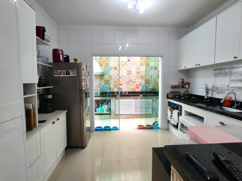 Casa com 3 Quartos e 2 banheiros à Venda, 120 m² por R$ 650.000 Rua Manacapuru São Paulo - 