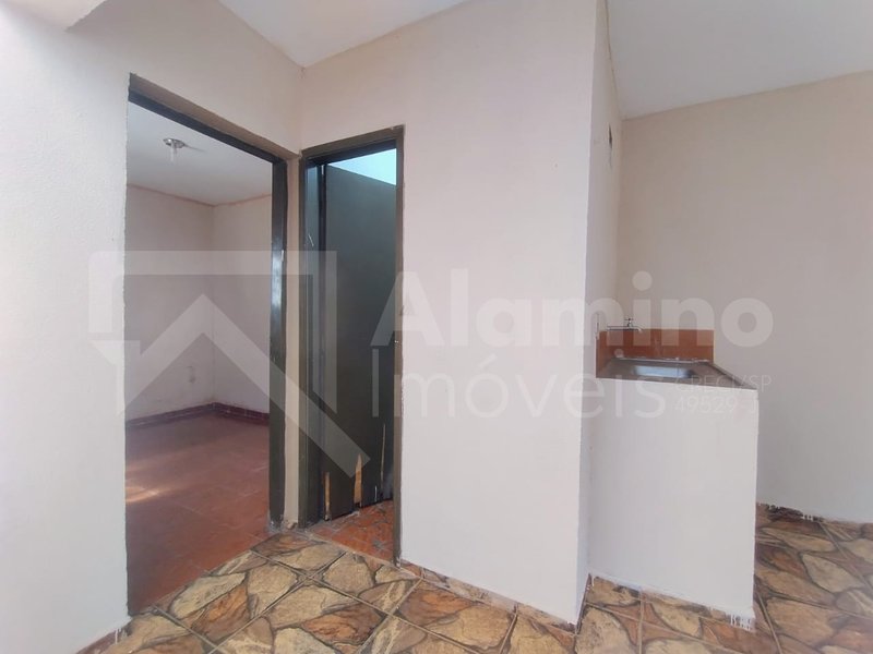 JARDIM PERDIZES - RESIDÊNCIA 02 DORM. SENDO 01 SUÍTE  Bauru - 