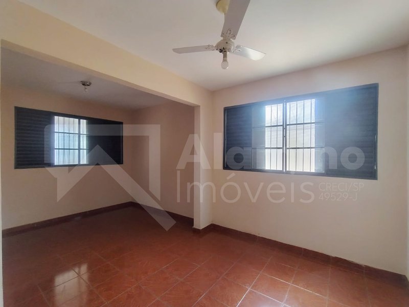 JARDIM PERDIZES - RESIDÊNCIA 02 DORM. SENDO 01 SUÍTE  Bauru - 