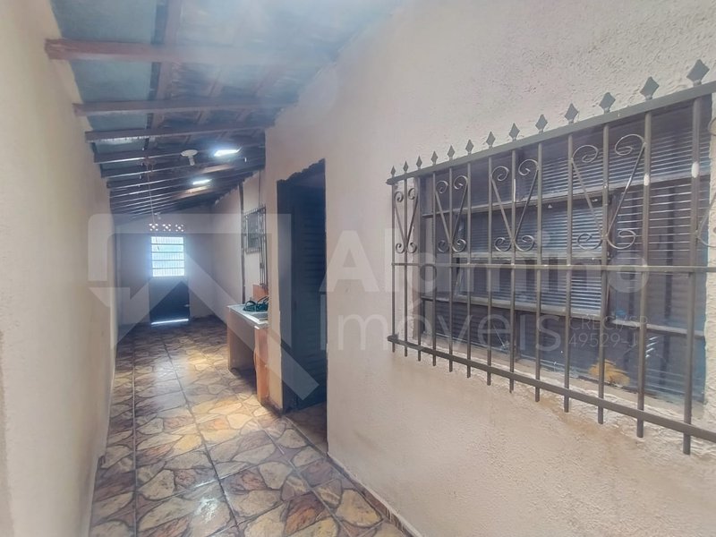 JARDIM PERDIZES - RESIDÊNCIA 02 DORM. SENDO 01 SUÍTE  Bauru - 