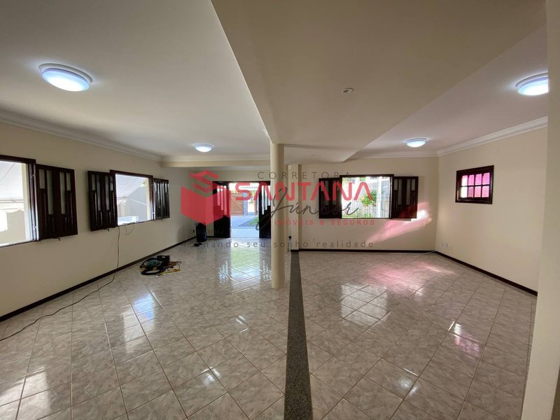 Casa com 4/4 sendo 2 suítes em Vilas do Atlântico. (INDISPONÍVEL) Alameda Praia de Imbe Lauro de Freitas - 