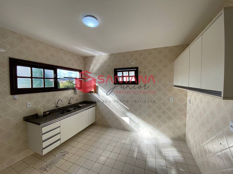 Casa com 4/4 sendo 2 suítes em Vilas do Atlântico. (INDISPONÍVEL) Alameda Praia de Imbe Lauro de Freitas - 