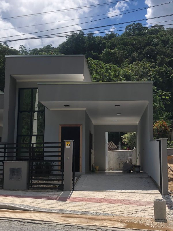 CASA COM 2 DORMITÓRIOS NO LAGEADO BAIXO - Guabiruba - 