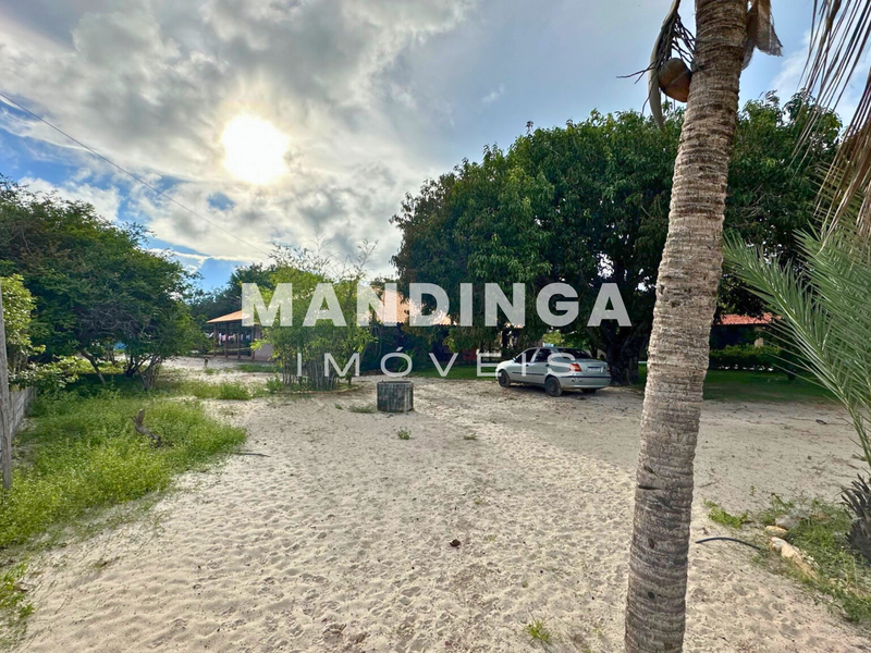 Sítio localizado entre as Praias de Canoa Quebrada e Majorlância 62800-000 Aracati - 