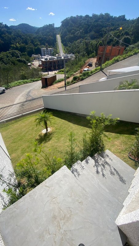 SOBRADO COM 2 DORMITÓRIOS NA ÁGUAS CLARAS - Brusque - 