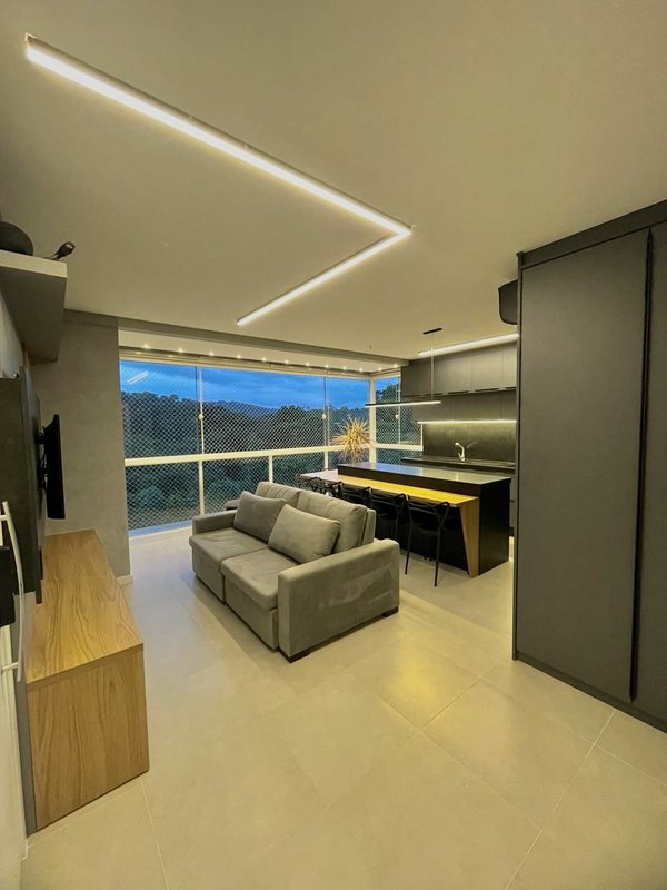 APARTAMENTO COM 1 SUÍTE MAIS 1 DORMITÓRIO NO BRUSCHAL - Brusque - 